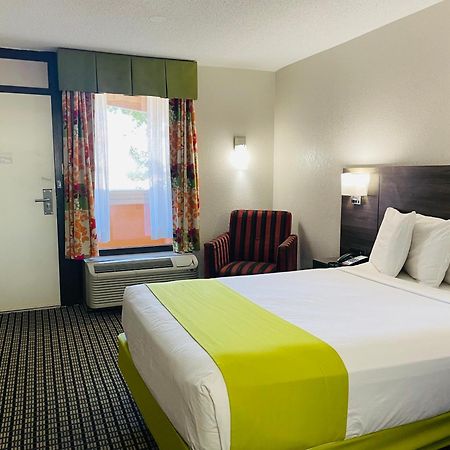Days Inn By Wyndham Irving Grapevine Dfw Airport North Экстерьер фото