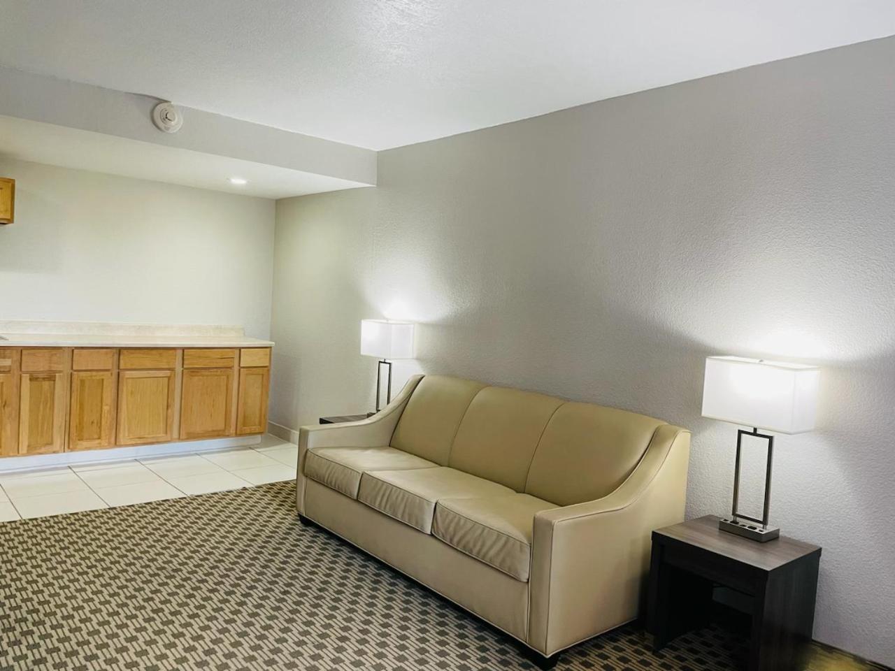 Days Inn By Wyndham Irving Grapevine Dfw Airport North Экстерьер фото