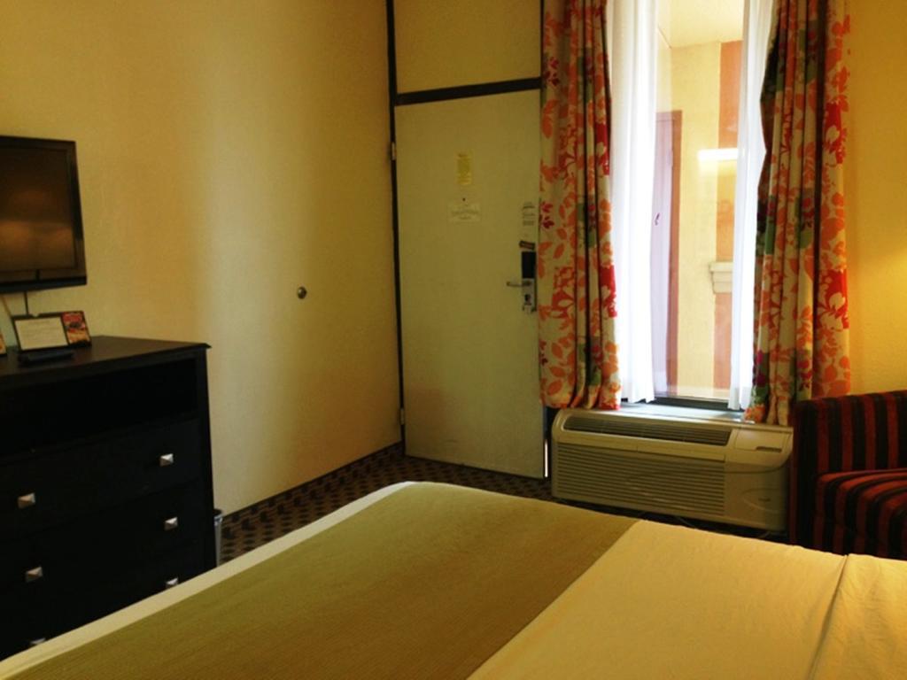 Days Inn By Wyndham Irving Grapevine Dfw Airport North Экстерьер фото