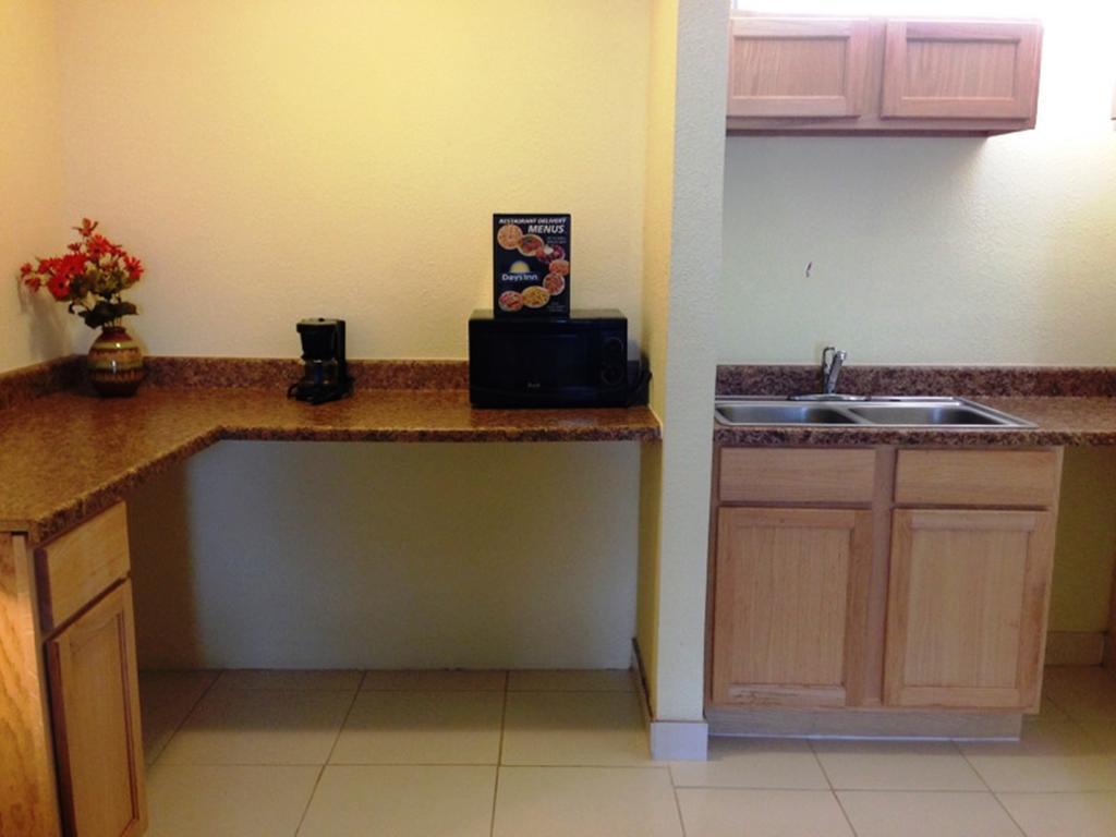 Days Inn By Wyndham Irving Grapevine Dfw Airport North Экстерьер фото